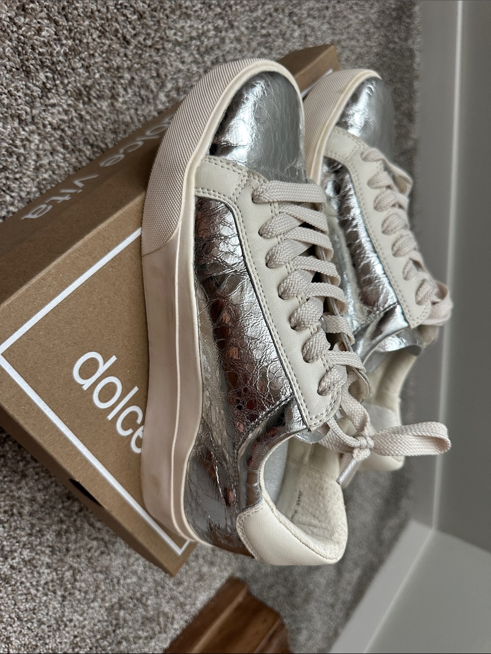 Dolce Vita Metallic Silver Zayn 360 Sneaker